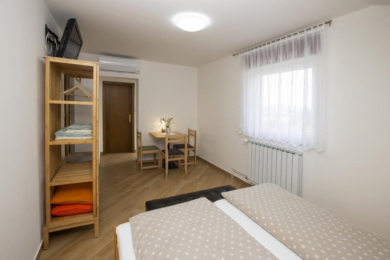 Village House St. Michael Postojna Bagian luar foto